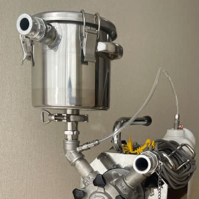 自動石鹸化装置で
廃油が石鹸水に変化